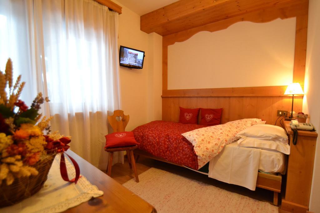 Hotel Villa Nevada Cortina d'Ampezzo Zimmer foto